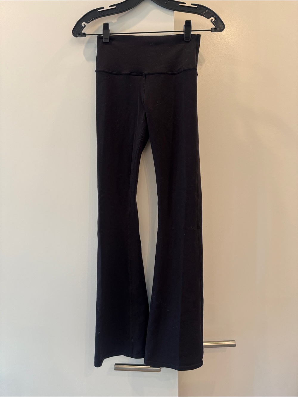 ALO Yoga Airbrush High-Waist ⅞ Bootcut Leggings Black in XS